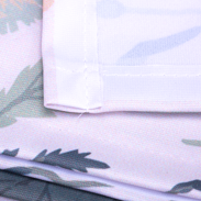 Detailansicht nachhaltige Textil-Tischdecke, individuell bedruckt und umsäumt