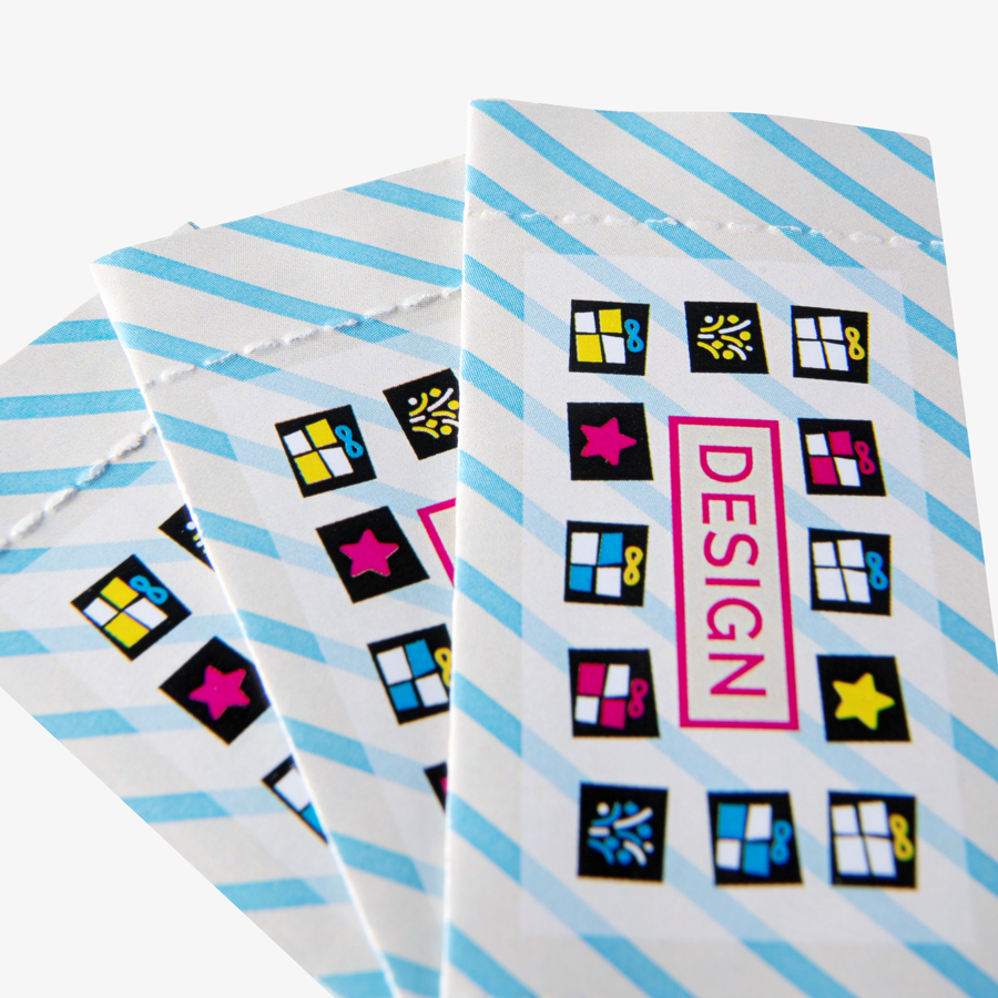 Bedruckte Brieflose mit praktischer Aufreißperforation, maschinell gefalzt und verklebt