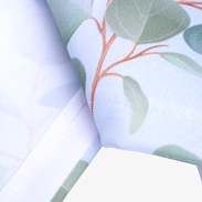 Detailansicht umsäumter Textil-Tischläufer aus 100 % recyceltem Polyester