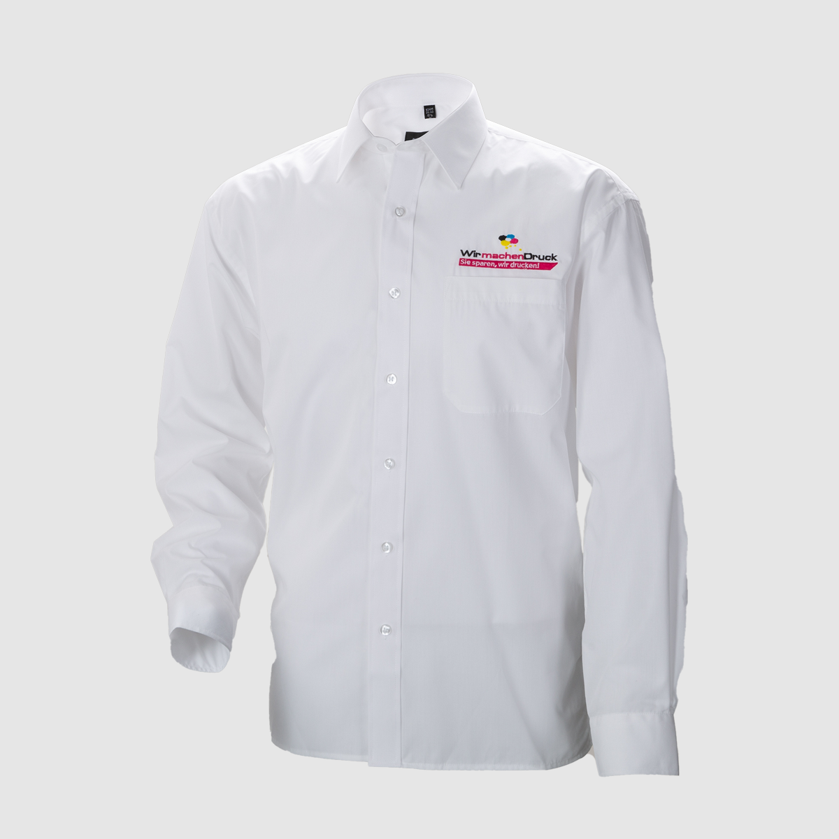 Hochwertiges, weißes Hemd mit langen Ärmeln und individueller Stickerei