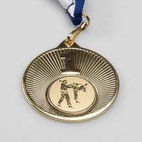 Medaillen Gold mit Gravur. liegend, Siegertreppchen Motiv