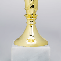 Pokal ELEGANT Gold auf Sockel