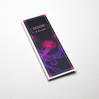 Aufkleber im Sonderformat 5,5 cm x 8,5 cm schwarzer Hintergrund mit einer magenta schimmernden Qualle