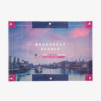 Banner, farbig bedruckt, geknickt mit Ösen und Saum