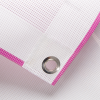 Banner, farbig bedruckt, geknickt mit Ösen und Saum