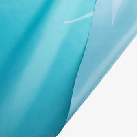 Detailaufnahme vom Rand der Fahne