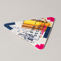 Bierdeckel, farbig bedruckt, Dreieck, liegend