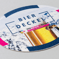 Bierdeckel farbig bedruckt mit Text, Ellipse
