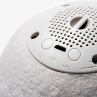 Bluetooth-Lautsprecher im Monddesign mit LED-Beleuchtung Bedienelemente