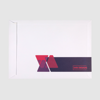 Briefumschlag DIN B4 (Lasche an der schmalen Seite), haftklebend ohne Fenster, einseitig 0/4 farbig bedruckt (Rückseite)