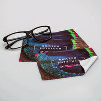 Brillenputztuch klein, bedruckt mit Motiv und Text, liegend mit Brille