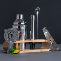 Cocktail-Set  mit Bambushalter in Scene gesetzt