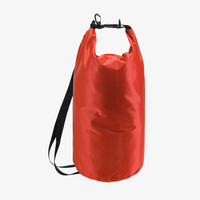 Drybag wasserdicht mit Karabinerhaken 10 l rot geschlossen