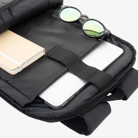 Erweiterbarer Laptop-Rucksack aus wasserdichtem PU, offen