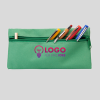 Etui, farbig, einseitig bedruckt, in Anwendung