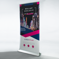 Bannerdisplay, farbig bedruckt, aufgestellt