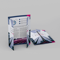 Faltblatt gefalzt auf 15,0 cm x 26,5 cm vertikaler 2-bruch Fensterfalz 6-seitig farbig bedruckt Titelseite stehend und liegend