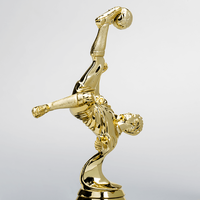 Figurenpokal Fußballspieler auf Sockel, Gold, stehend