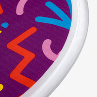 Detaibild von Rand des bedruckten weißen Nylon Frisbees