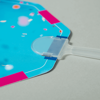 Handfächer, Stoppschild Form mit Griff, farbig bedruckt mit Text, liegend