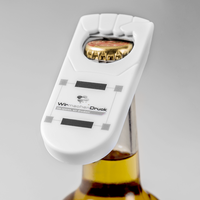 Flaschenöffner, bedruckt an Flasche