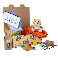 Geschenkbox, farbig bedruckt, mit Inhalt