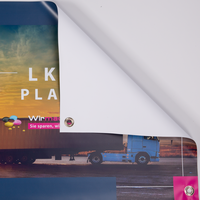 Anhängerplane, farbig bedruckt mit Motiv, geklappt mit Ösen