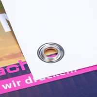 Anhängerplane, farbig bedruckt, geklappt mit Ösen