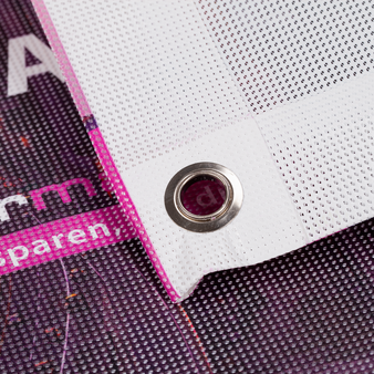 Mesh Plane, farbig bedruckt, geknickt mit Öse und Saum