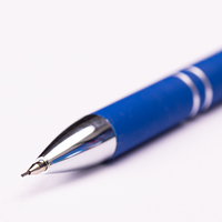  Druckbleistift, liegend, blau