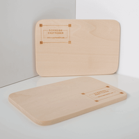 Frühstücksbrettchen aus Buchenholz mit Lasergravur, liegend und stehend