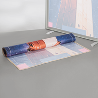 Textil, farbig bedruckt, liegend