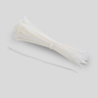 Kabelbinder, weiß, liegend