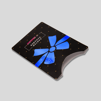 Kartenhülle Schuber 9,0 x 6,0 cm mit einseitig partiellem UV-Lack