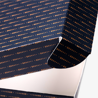 Klappdeckelschachtel, farbig bedruckt, offen, details