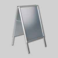 Kundenstopper Standard 70 x 100 cm, 32 mm, Gehrungsecken, Vorderseite