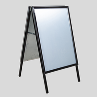 Kundenstopper, schwarz, aufgestellt