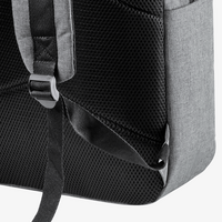 Laptop-Rucksack aus RPET mit integriertem USB-Anschluss, Detail Schultergurt