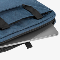 Laptoptasche aus RPET mit 2 Fächern Öffnung mit Laptop