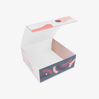 Box, farbig bedruckt, offen