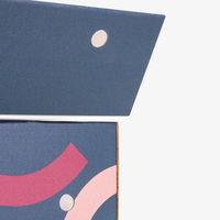 Box, farbig bedruckt, geschlossen