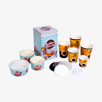 Neutrales Becher-Musterset Eisbecher Getränkebecher Deckel und Verpackung