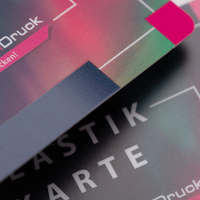 Plastikkarte, farbig bedruckt, liegend