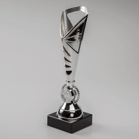 Pokal FACKEL silber, auf einem granitfarbenen Sockel