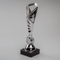 Pokal FACKEL silber, auf einem granitfarbenen Sockel