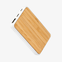 Powerbank aus Bambus 5.000 mAh, stehen