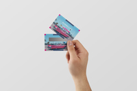 Rubbellos, farbig bedruckt, rechteck, Hand mit Rubbellose