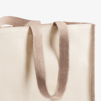 Shopper aus laminierter Jute und Baumwolle mit langen Henkeln, Detailansicht