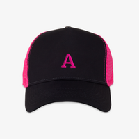 cap, farbig bestickt 