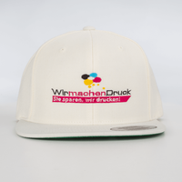 Snapback PREMIUM Cap, mit Stickpositionen, liegend